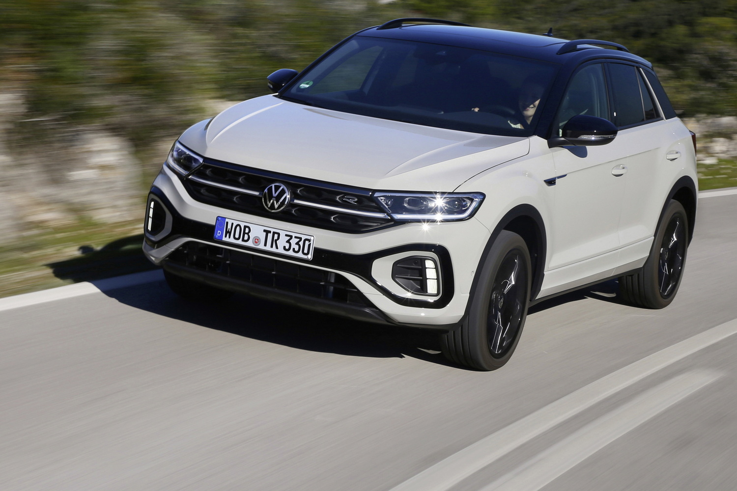 Car Reviews | Volkswagen T-Roc | CompleteCar.ie