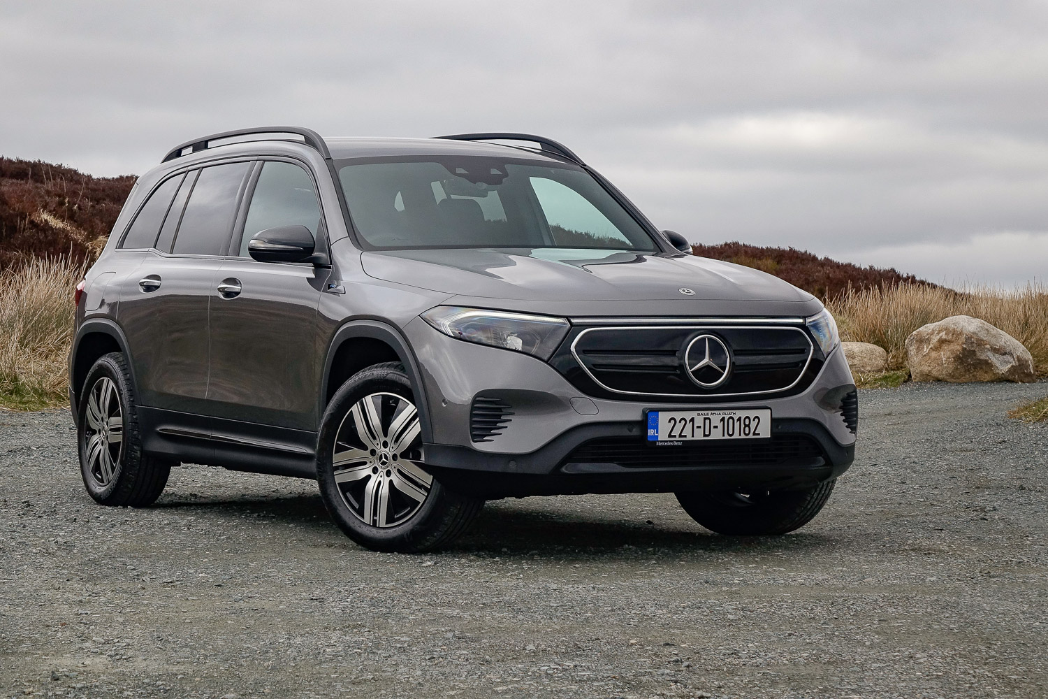 Car Reviews | Mercedes-Benz EQB 300 4Matic (2022) | CompleteCar.ie