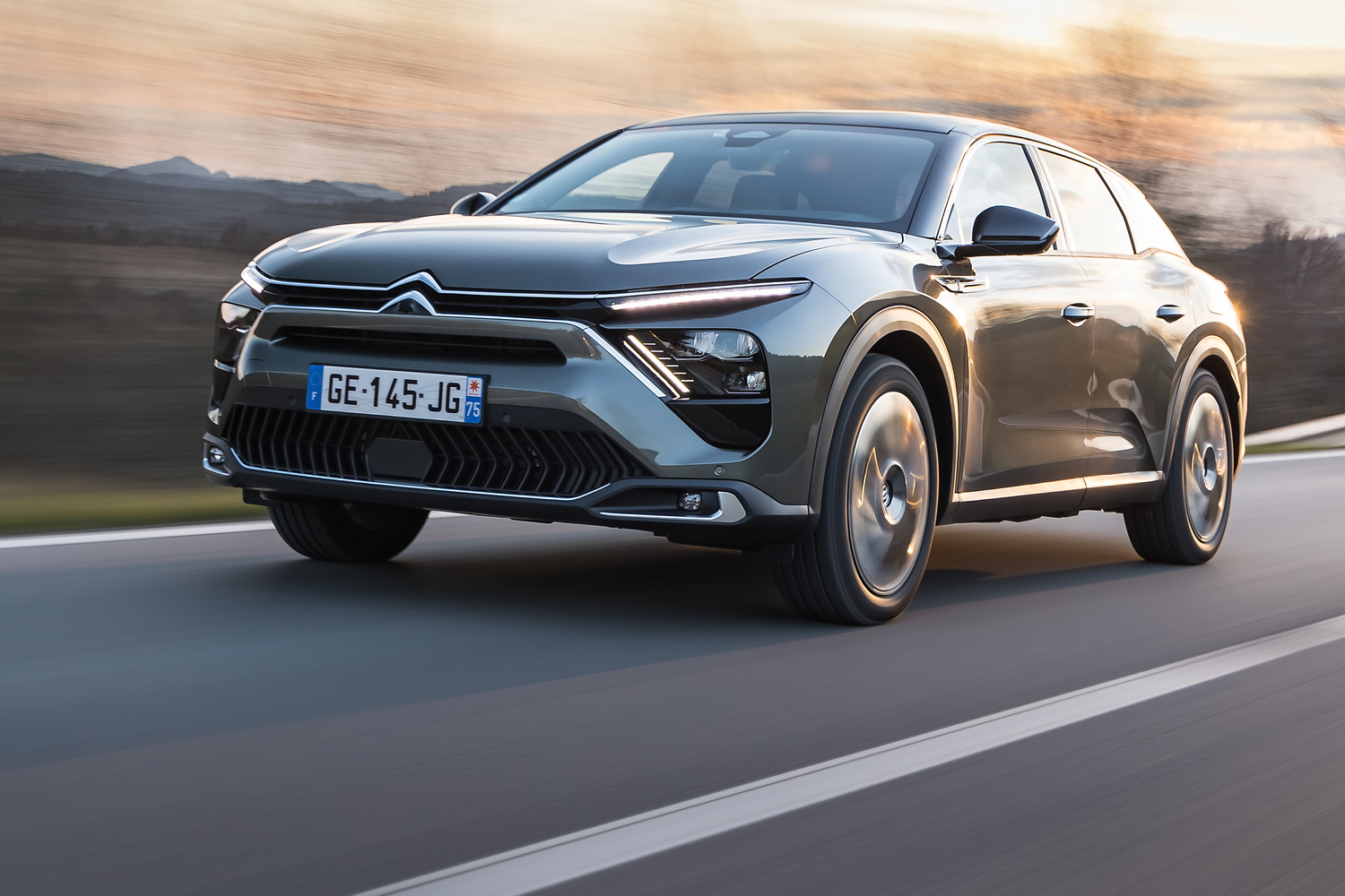 Car Reviews | Citroen C5 X Hybrid 225 (2022) | CompleteCar.ie