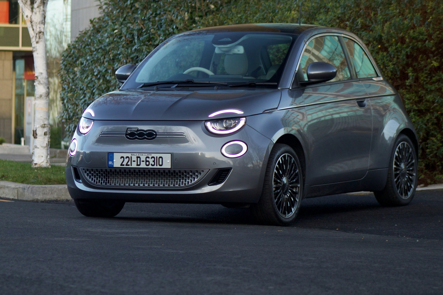 Car Reviews | Fiat 500e La Prima (2022) | CompleteCar.ie