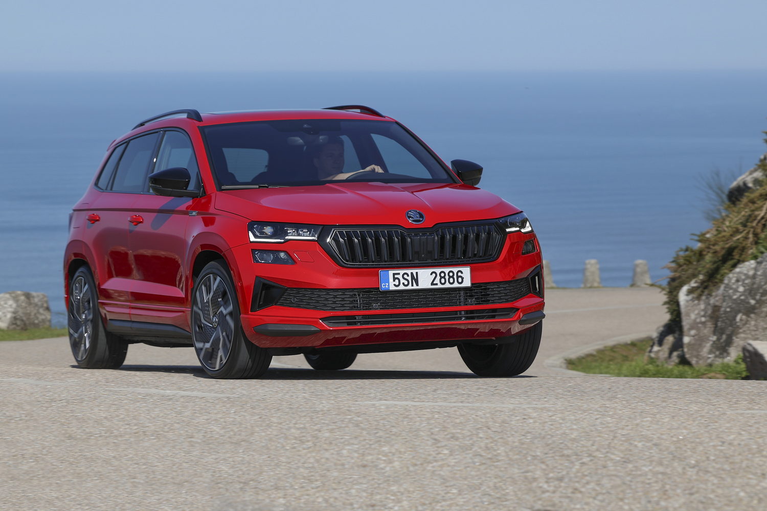 Car Reviews | Skoda Karoq 1.5 TSI petrol (2022) | CompleteCar.ie
