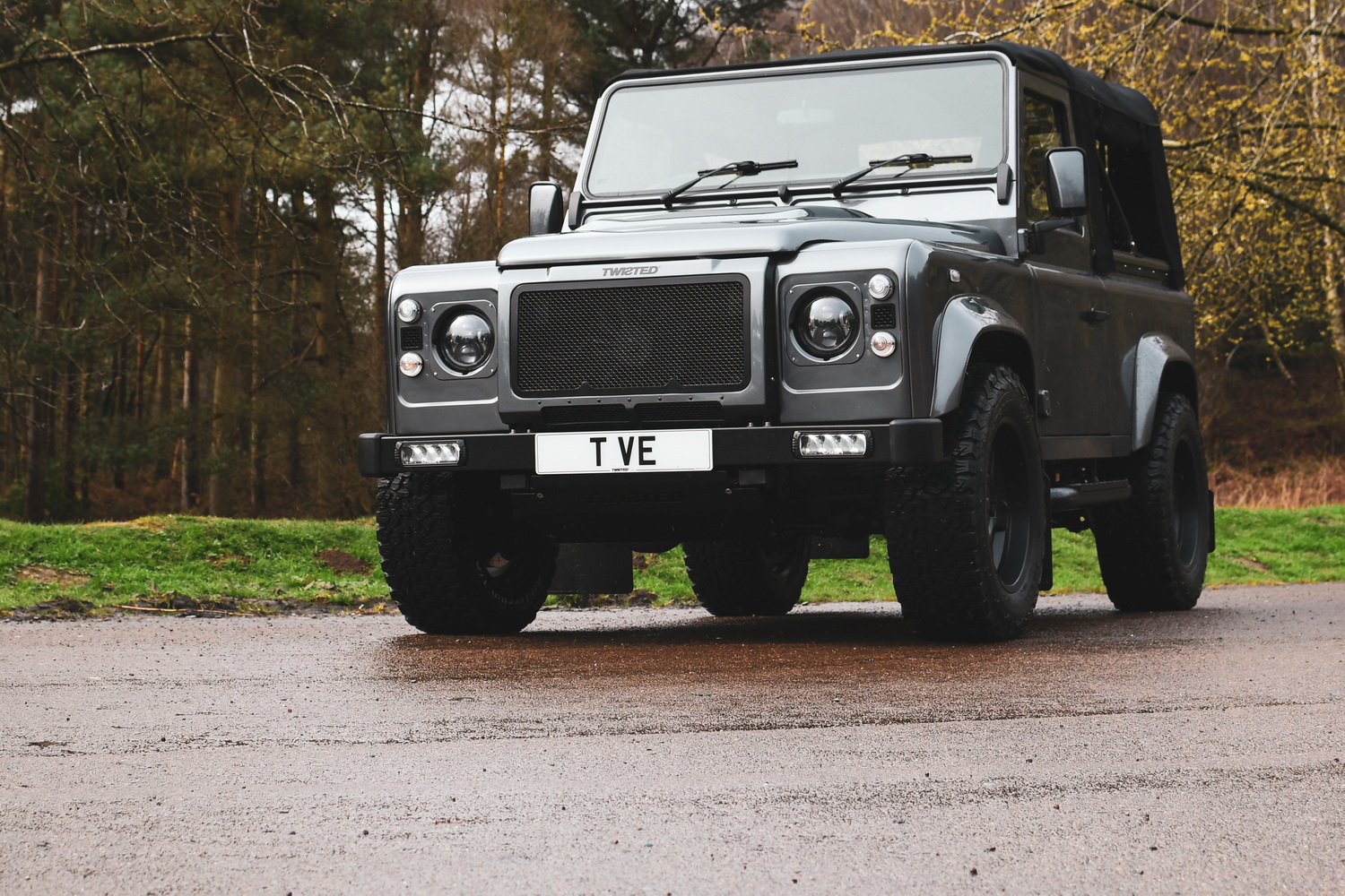 Car Reviews | Land Rover Twisted T-VE electric (2022) | CompleteCar.ie