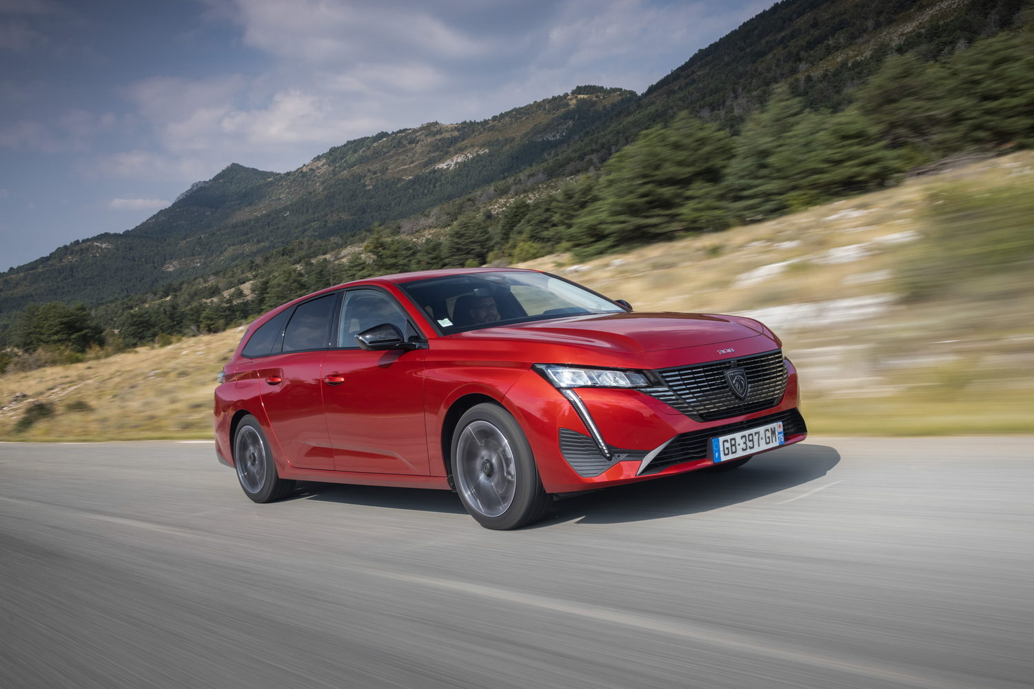 Car Reviews | Peugeot 308 SW estate PureTech 130 (2022) | CompleteCar.ie