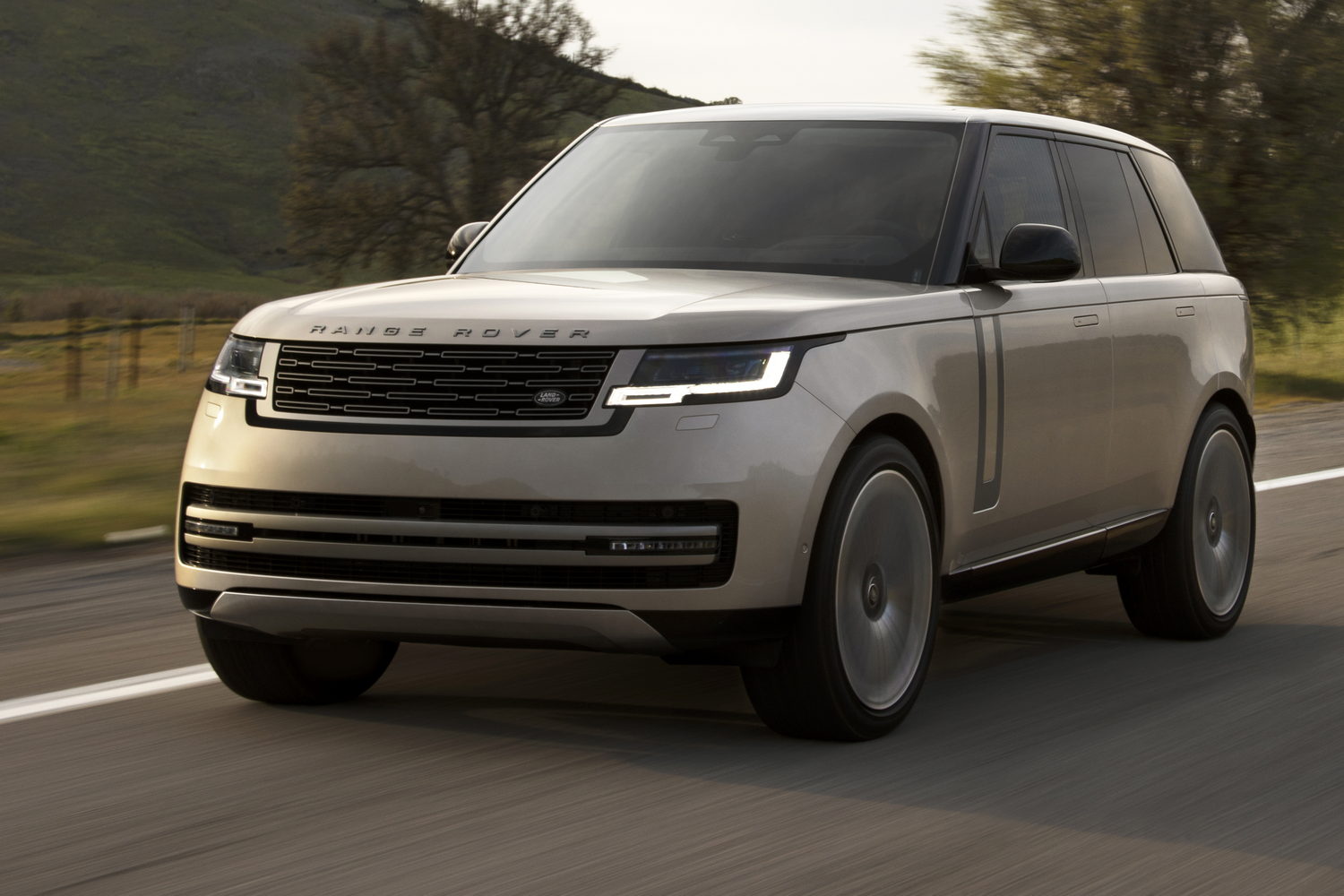 Car Reviews | Range Rover D350 HSE (2022) | CompleteCar.ie