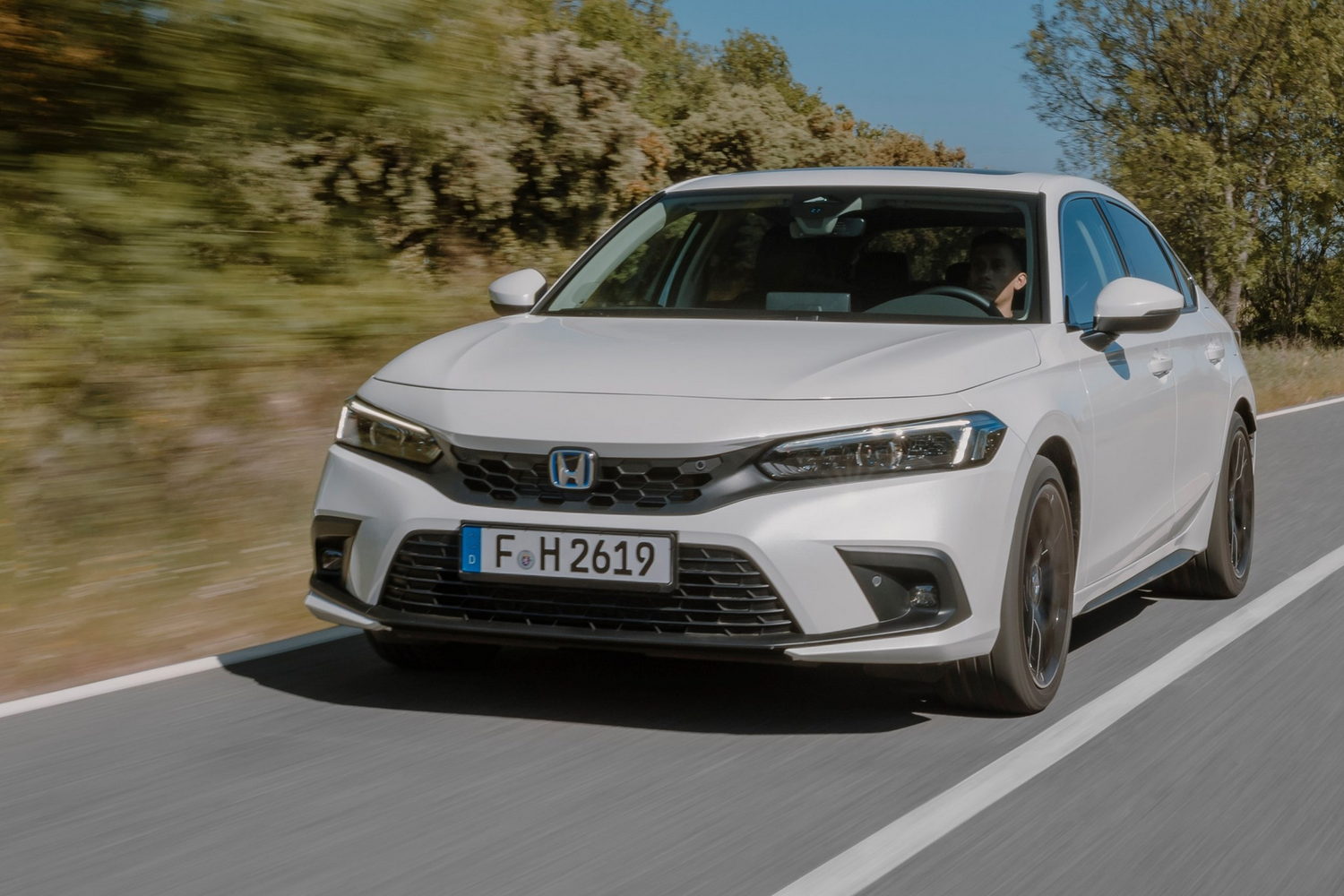 Car Reviews | Honda Civic e:HEV hybrid (2023) | CompleteCar.ie