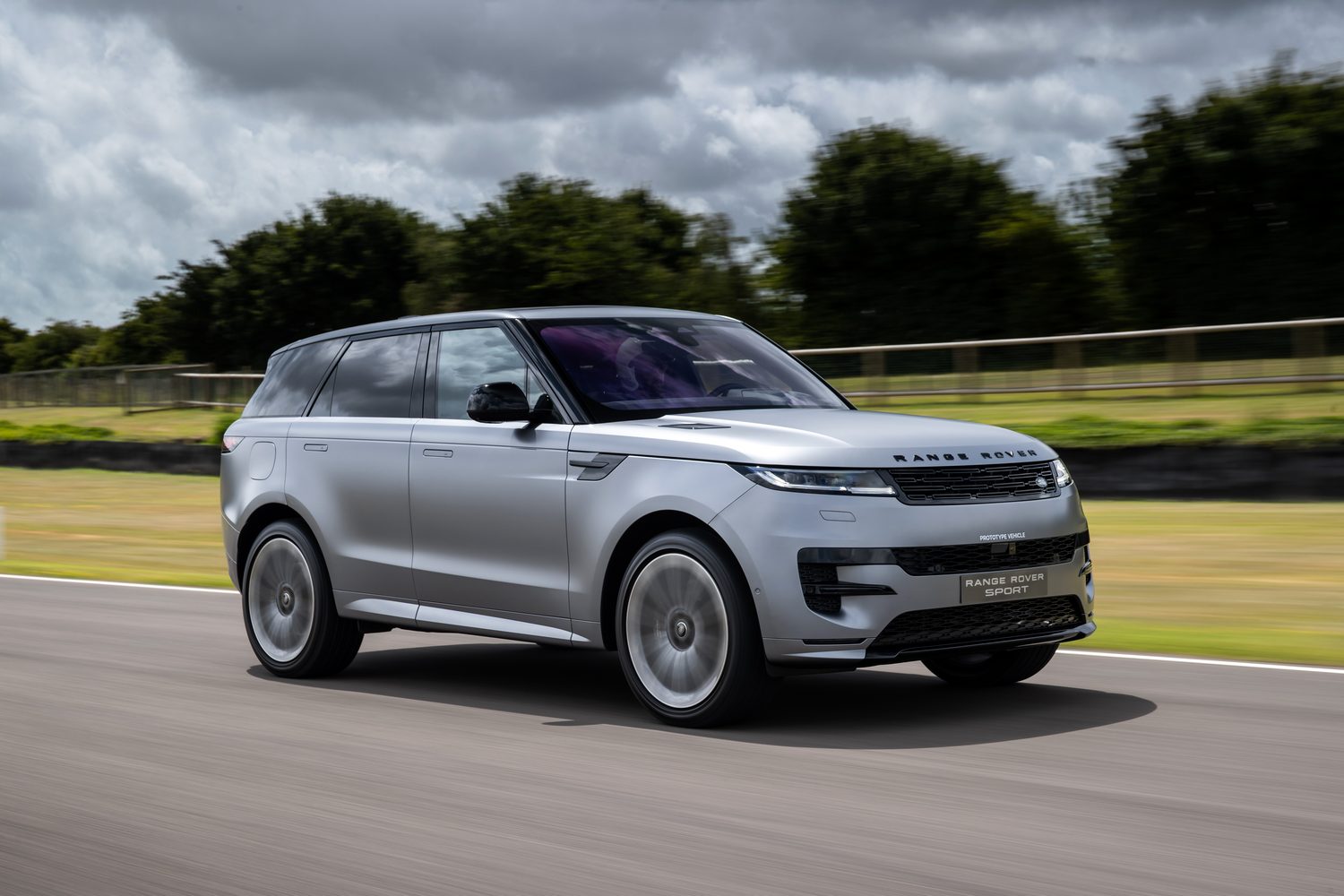 Car Reviews | Range Rover Sport P530 (2022 passenger ride) | CompleteCar.ie