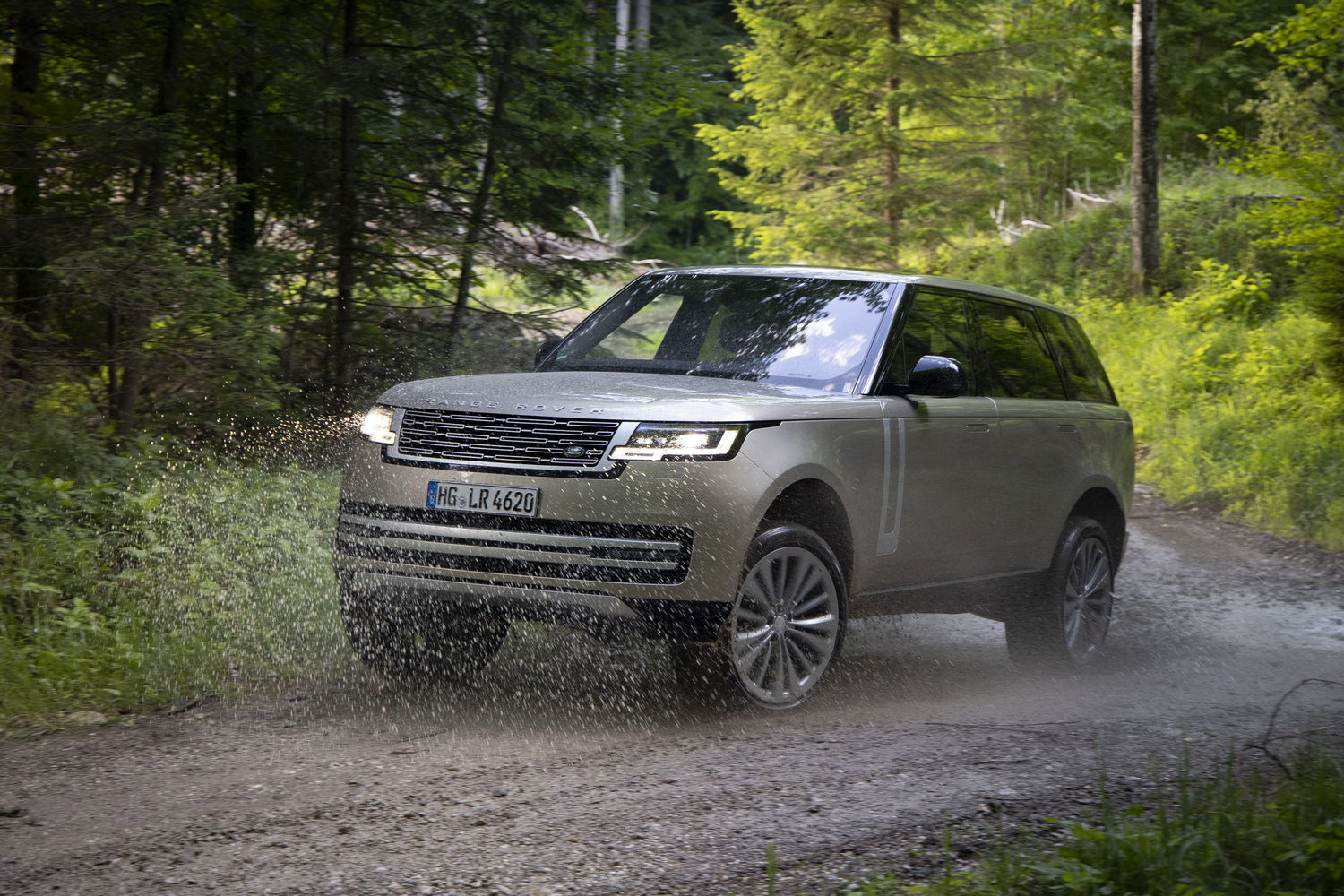 Car Reviews | Range Rover P530 (2022) | CompleteCar.ie