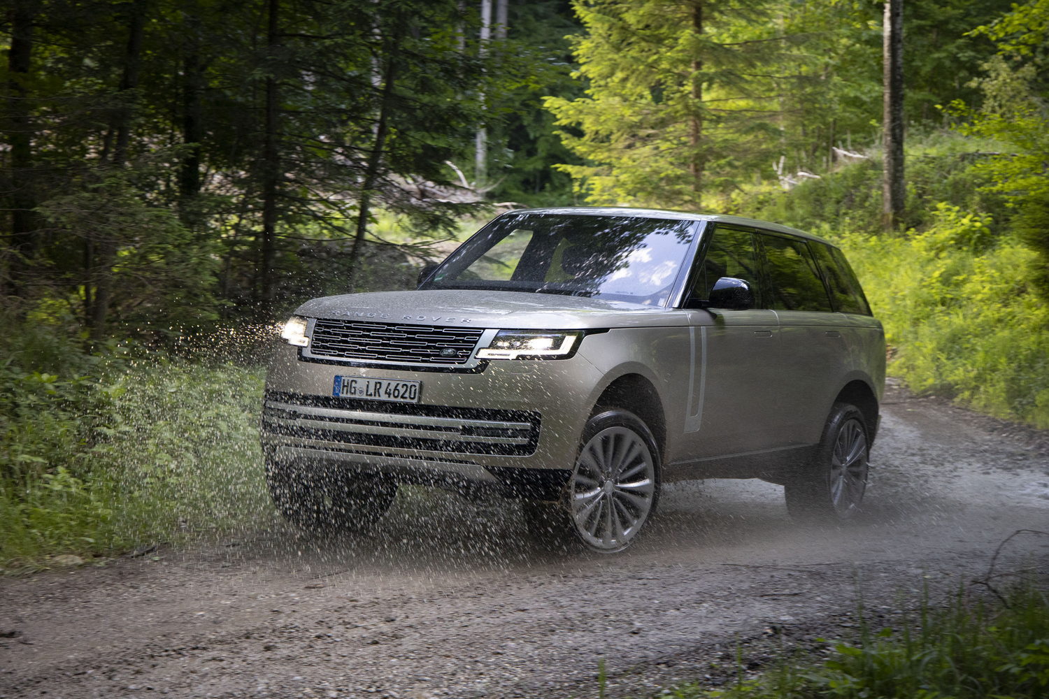 Car Reviews | Range Rover | CompleteCar.ie