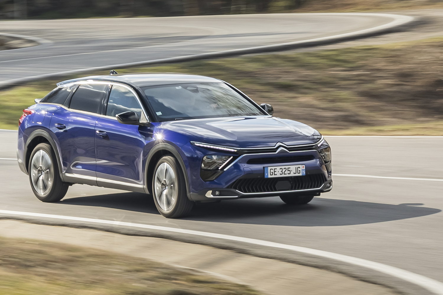 Car Reviews | Citroen C5 X 1.2 petrol (2022) | CompleteCar.ie