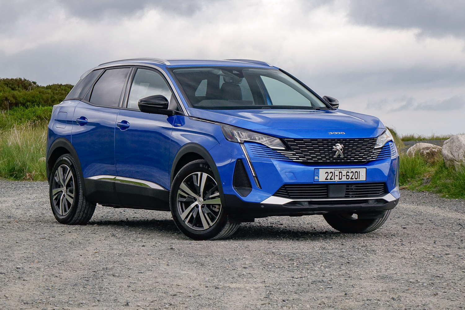 Car Reviews | Peugeot 3008 Hybrid (2022) | CompleteCar.ie