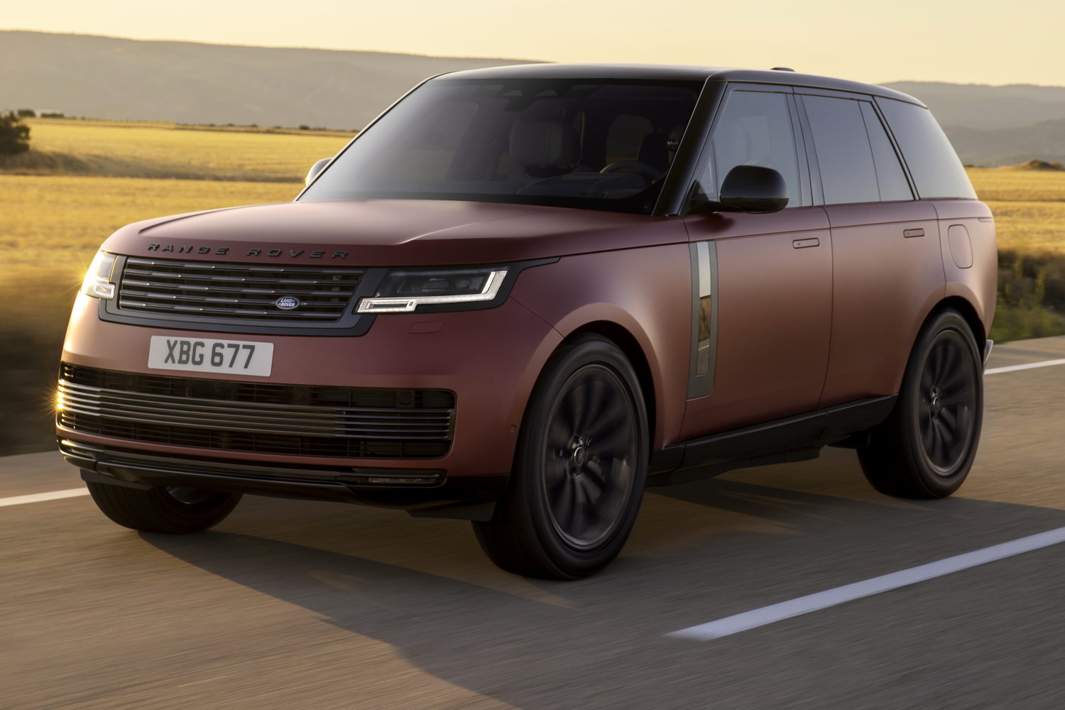 Car Reviews | Range Rover SV P510e hybrid (2023) | CompleteCar.ie