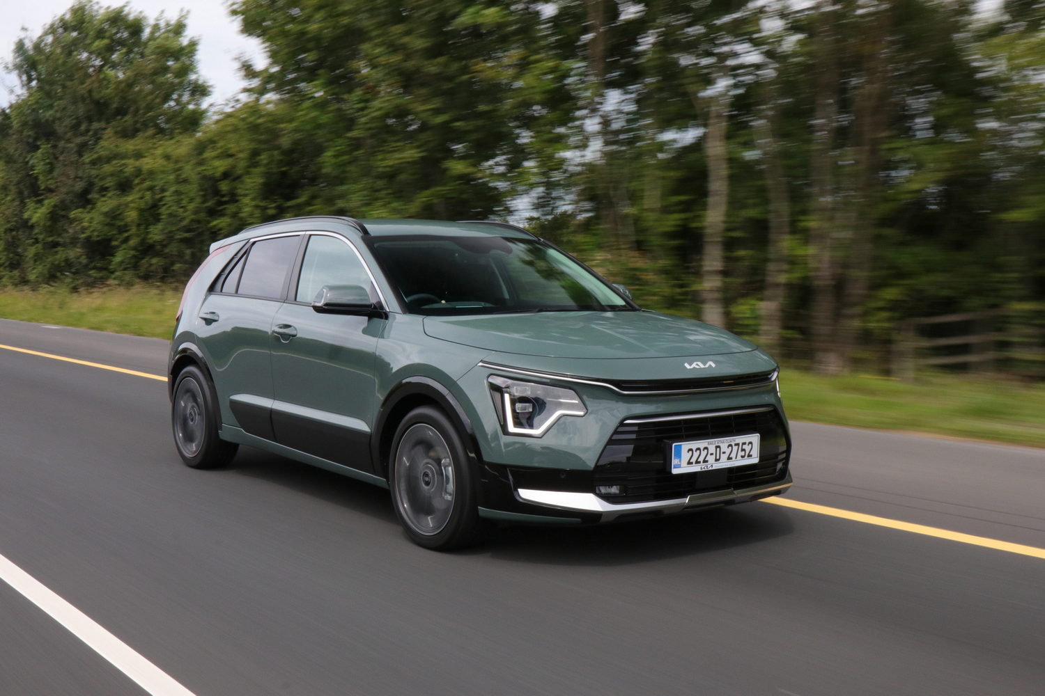 Car Reviews | Kia Niro PHEV (2022) | CompleteCar.ie