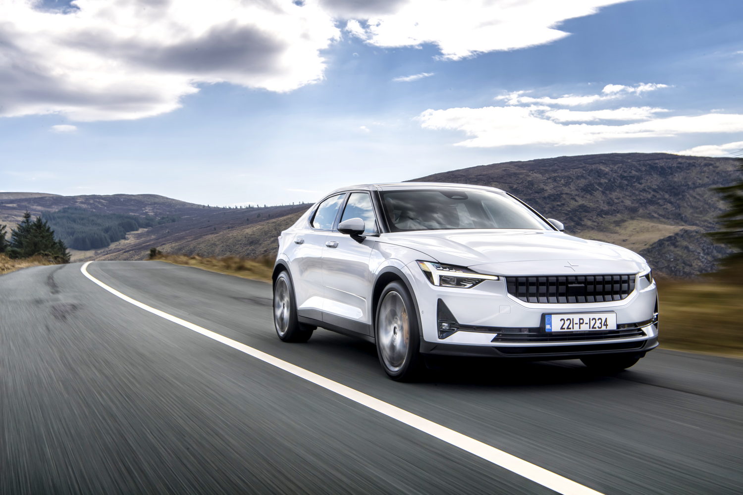 Car Reviews | Polestar 2 dual motor, long range (2022) | CompleteCar.ie