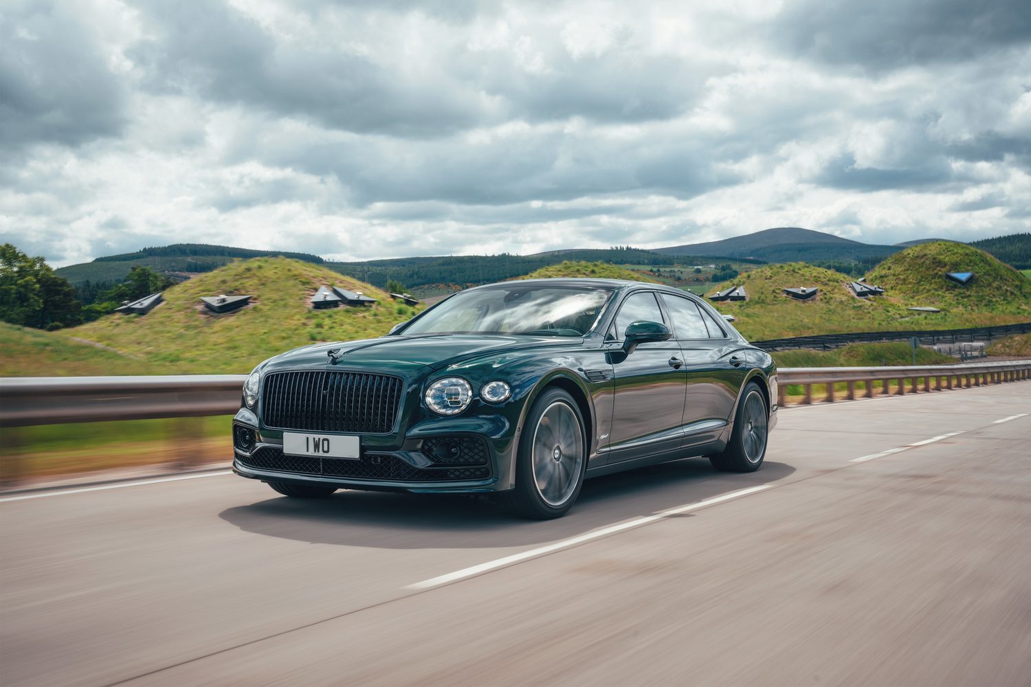 Car Reviews | Bentley Flying Spur Hybrid | CompleteCar.ie