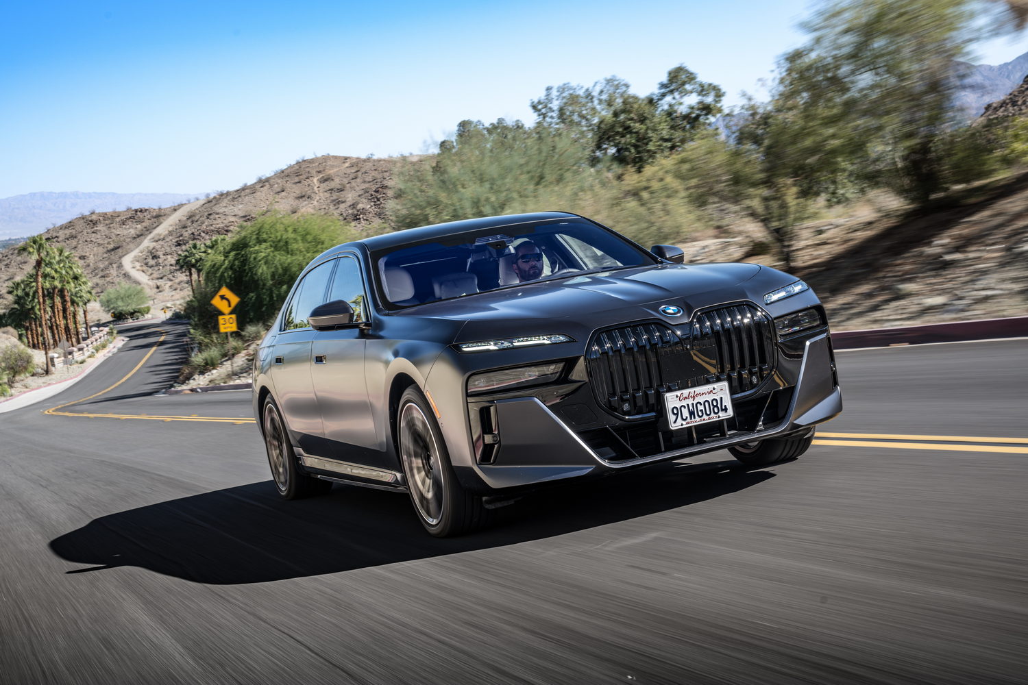 Car Reviews | BMW i7 xDrive60 (2023) | CompleteCar.ie