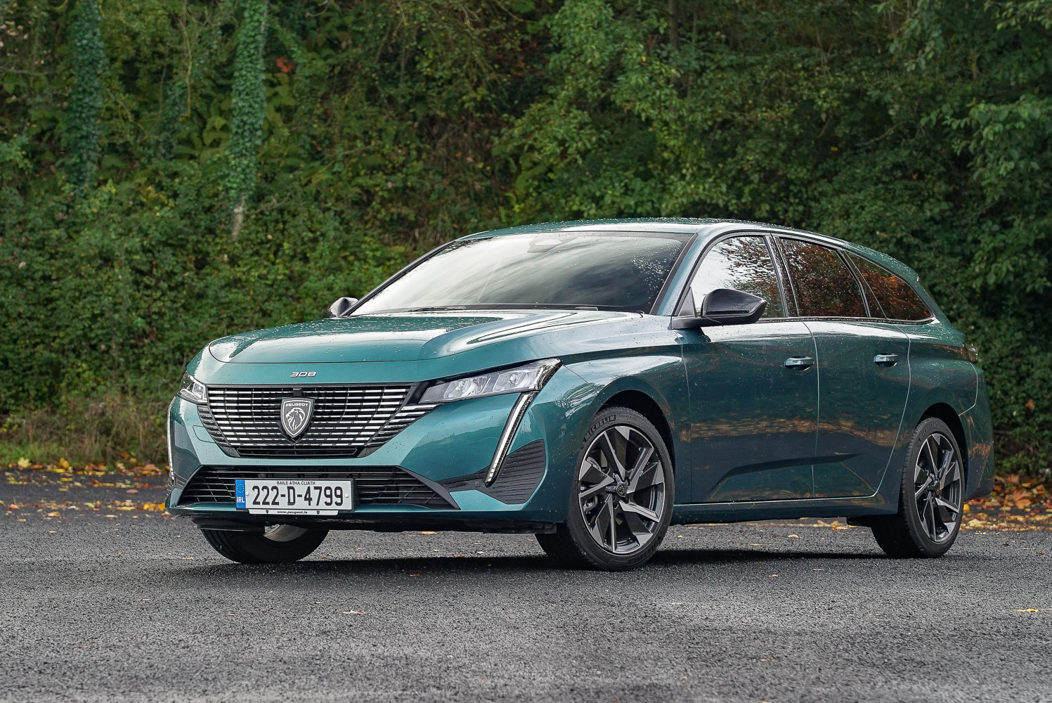 Car Reviews | Peugeot 308 SW estate 1.5 BlueHDi (2022) | CompleteCar.ie