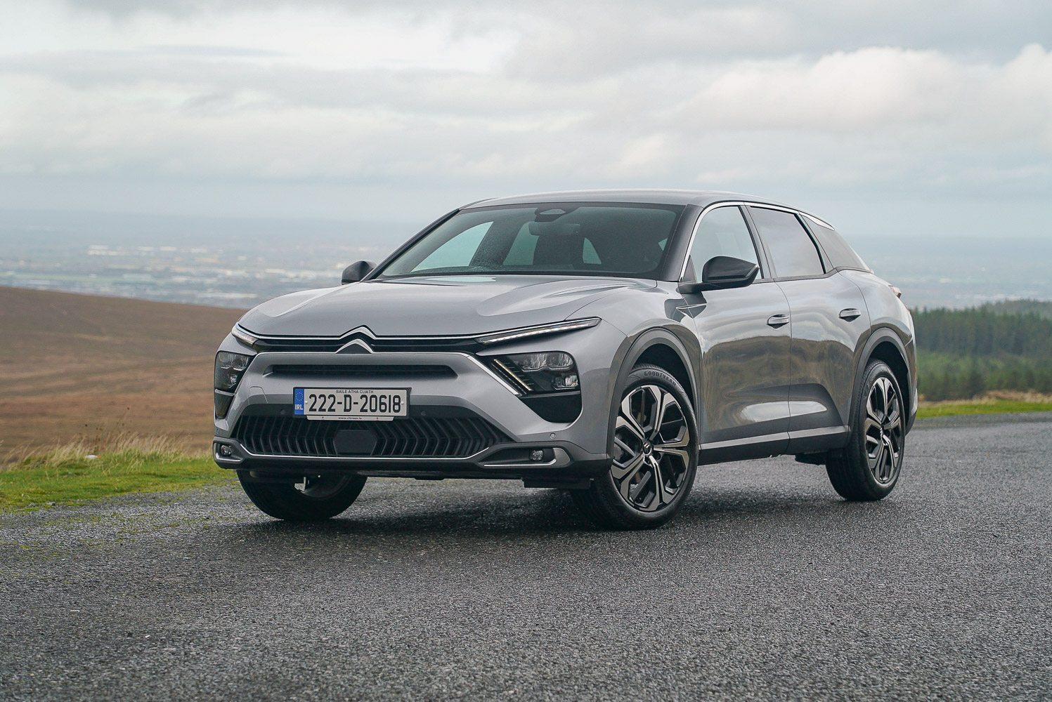 Car Reviews | Citroen C5 X 1.2 petrol (2022) | CompleteCar.ie