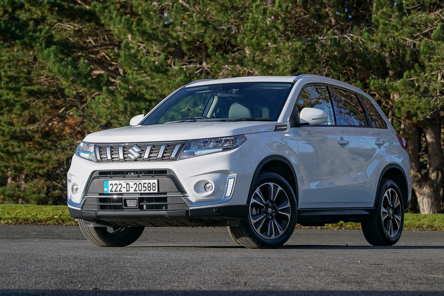 Car Reviews | Suzuki Vitara Full Hybrid (2022) | CompleteCar.ie