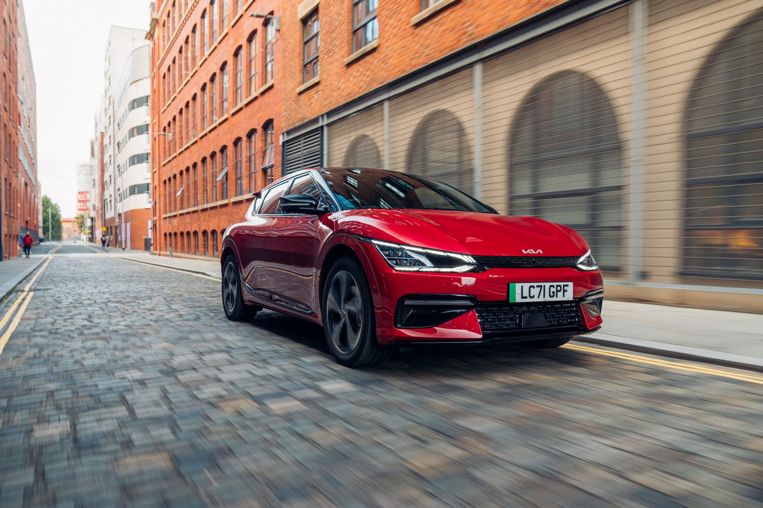 Car Reviews | Kia EV6 AWD (2023) | CompleteCar.ie