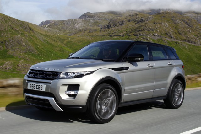 Car Reviews | Range Rover Evoque | CompleteCar.ie