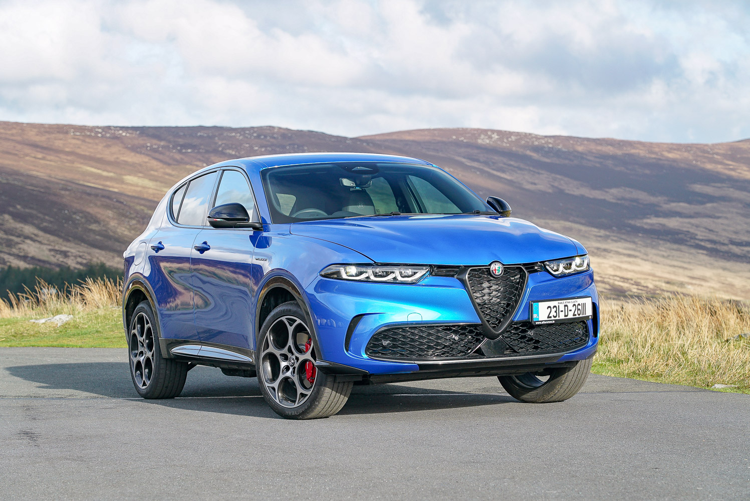 Car Reviews | Alfa Romeo Tonale PHEV Q4 (2023) | CompleteCar.ie
