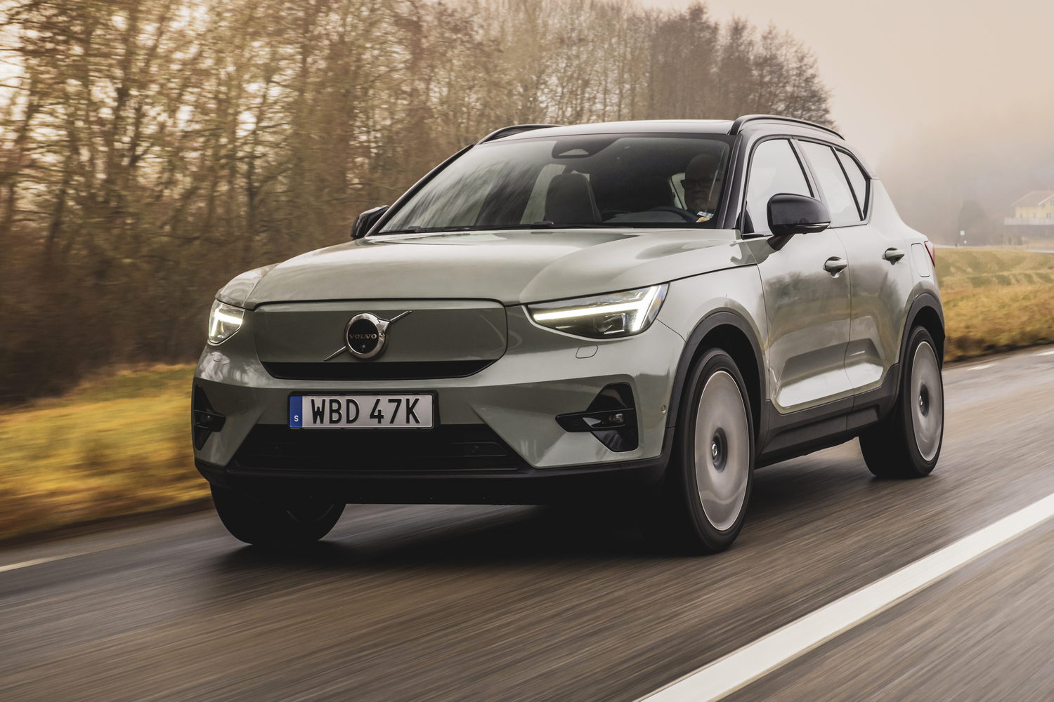 Car Reviews | Volvo XC40 Recharge Twin | CompleteCar.ie