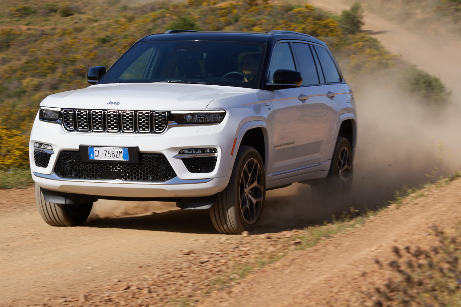 Car Reviews | Jeep Grand Cherokee 4xe (2024) | CompleteCar.ie