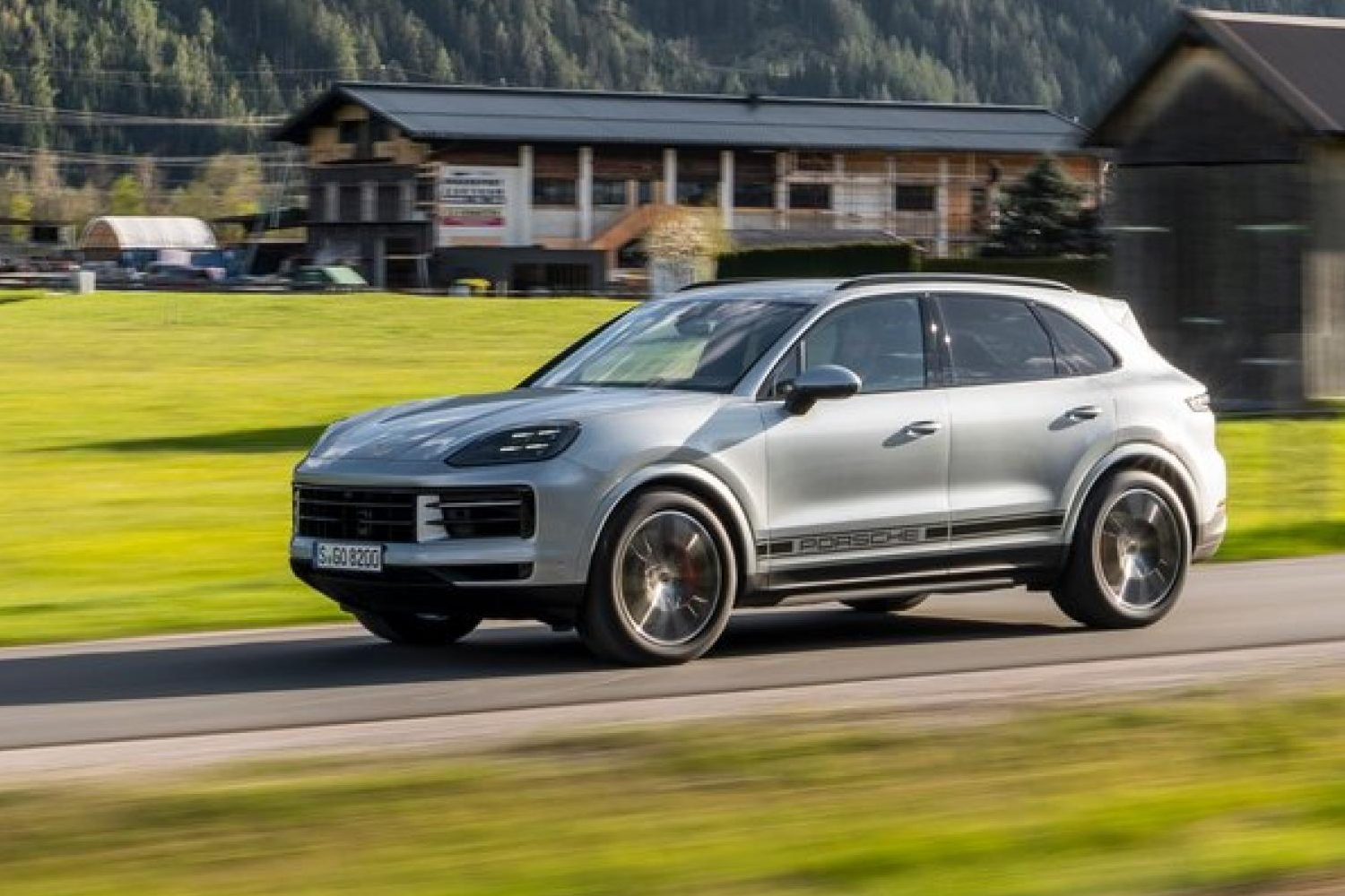 Car Reviews | Porsche Cayenne S | CompleteCar.ie