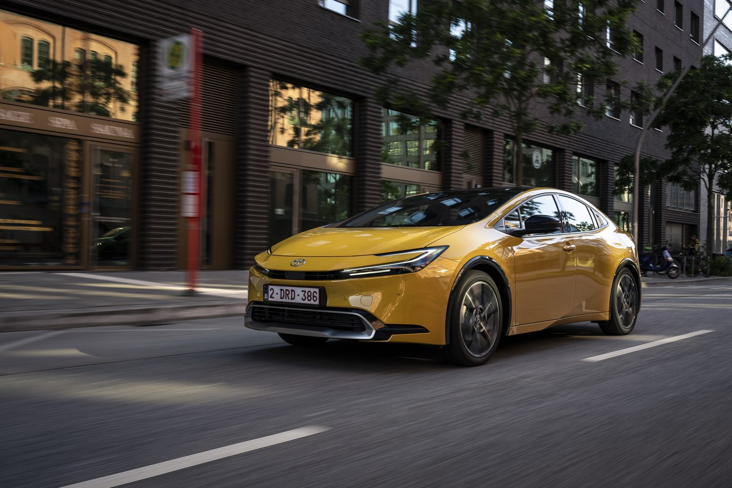 Car Reviews | Toyota Prius Plug-in Hybrid (2023) | CompleteCar.ie