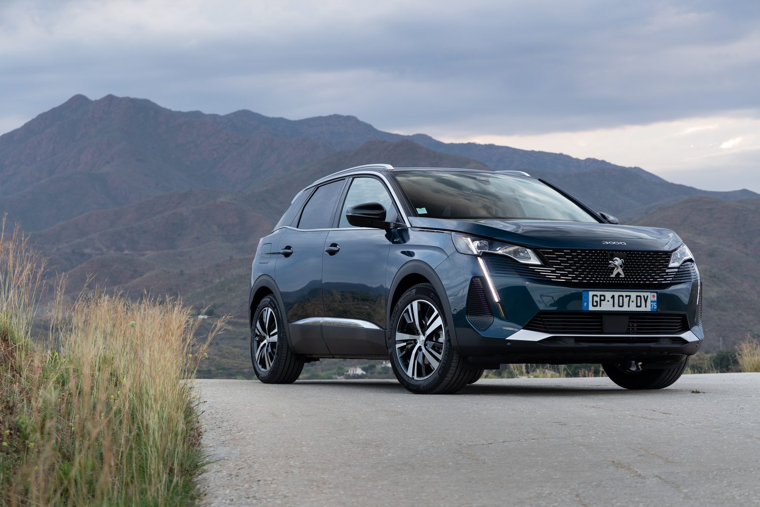 Car Reviews | Peugeot 3008 | CompleteCar.ie