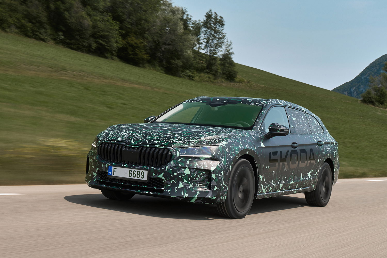 Car Reviews | Skoda Superb Combi (2024 prototype) | CompleteCar.ie