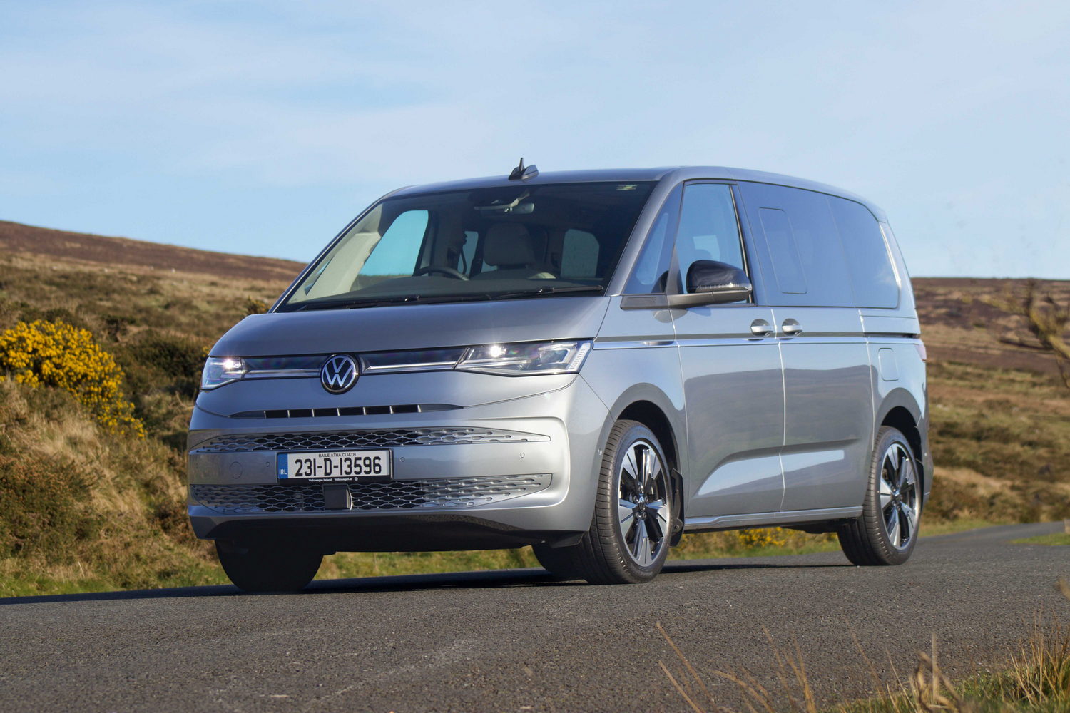 Volkswagen Multivan PHEV (2023)