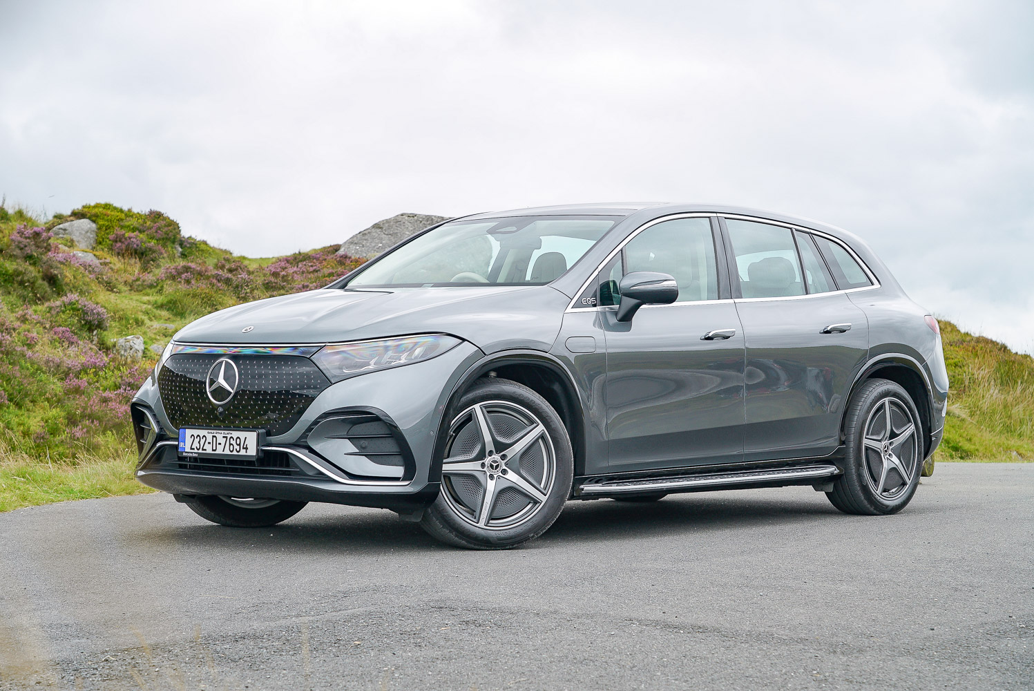 Car Reviews | Mercedes-Benz EQS SUV | CompleteCar.ie