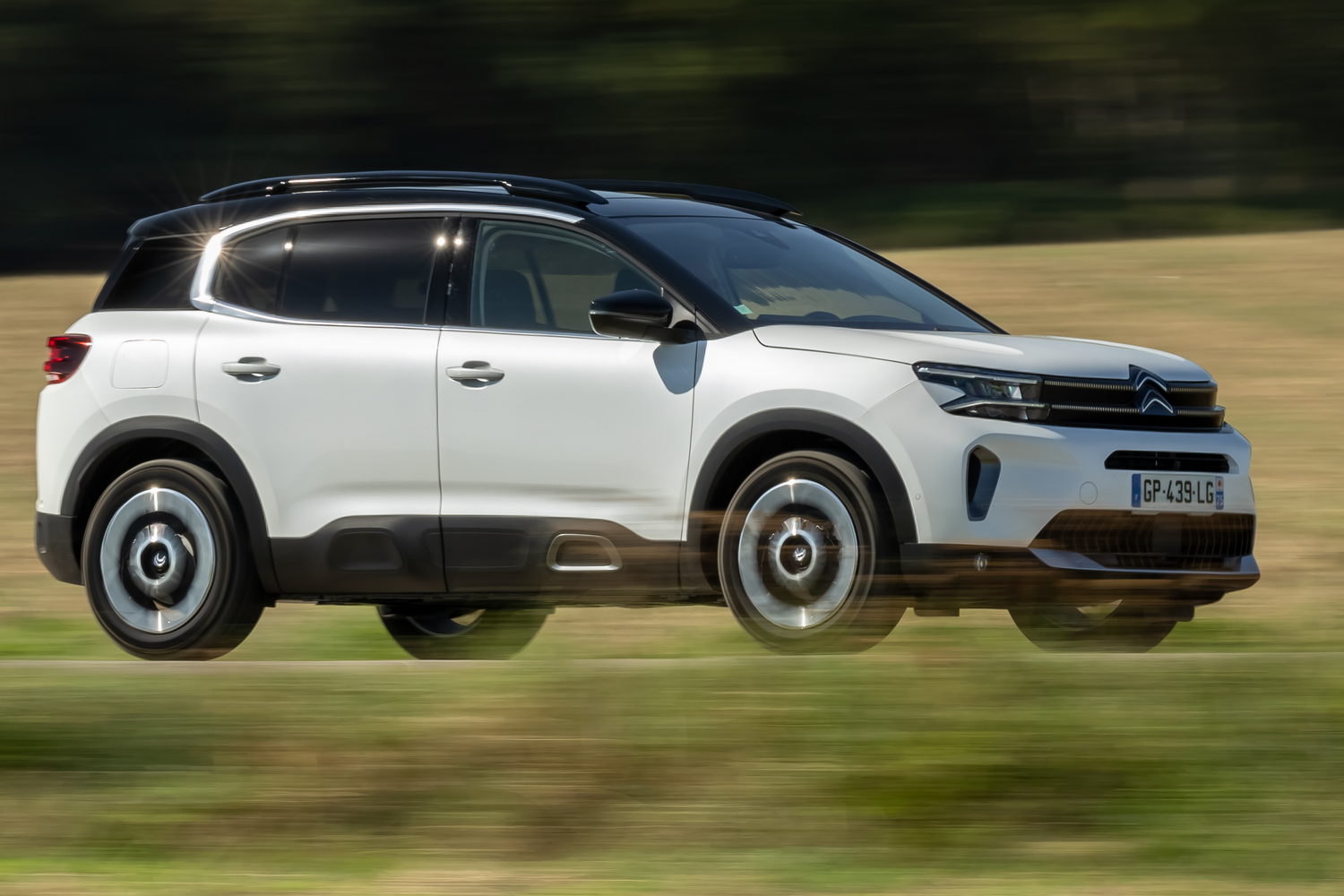 Car Reviews | Citroen C5 Aircross Hybrid 136 (2024) | CompleteCar.ie