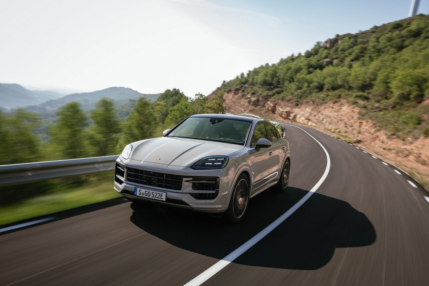 Car Reviews | Porsche Cayenne E-Hybrid | CompleteCar.ie