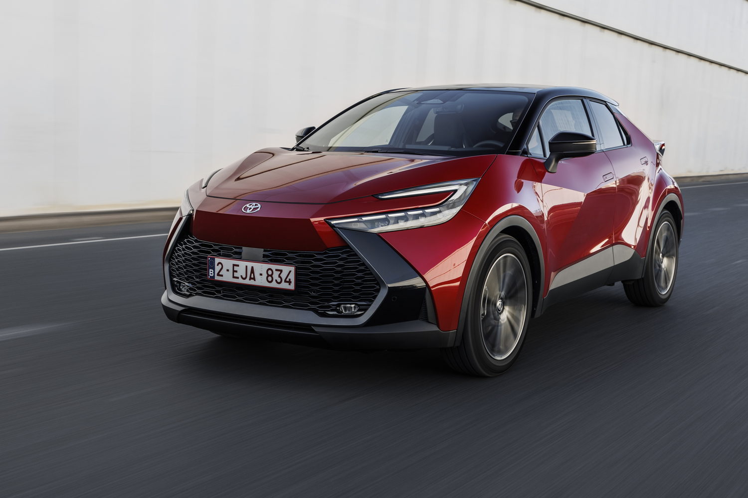 Car Reviews | Toyota C-HR 1.8 Hybrid (2024) | CompleteCar.ie