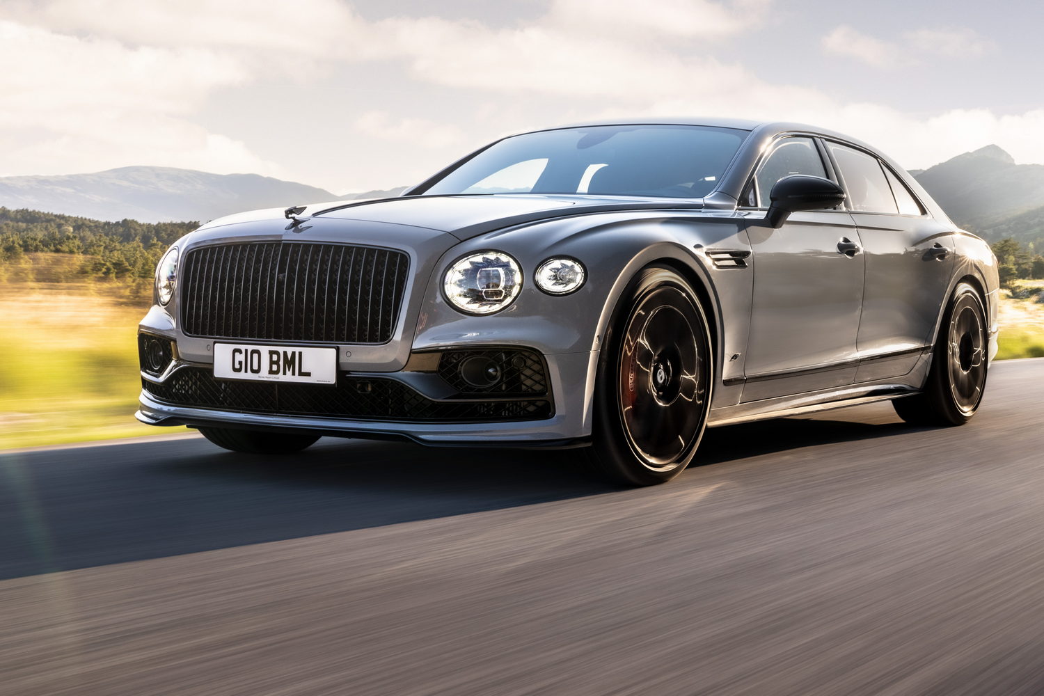 Car Reviews | Bentley Flying Spur S V8 (2023) | CompleteCar.ie