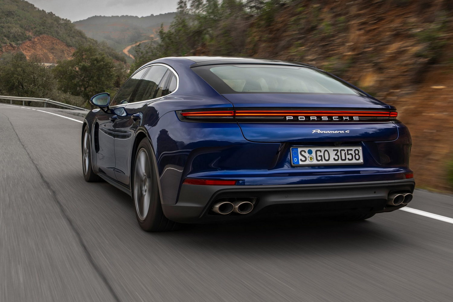 Car Reviews | Porsche Panamera 4 (2024) | CompleteCar.ie