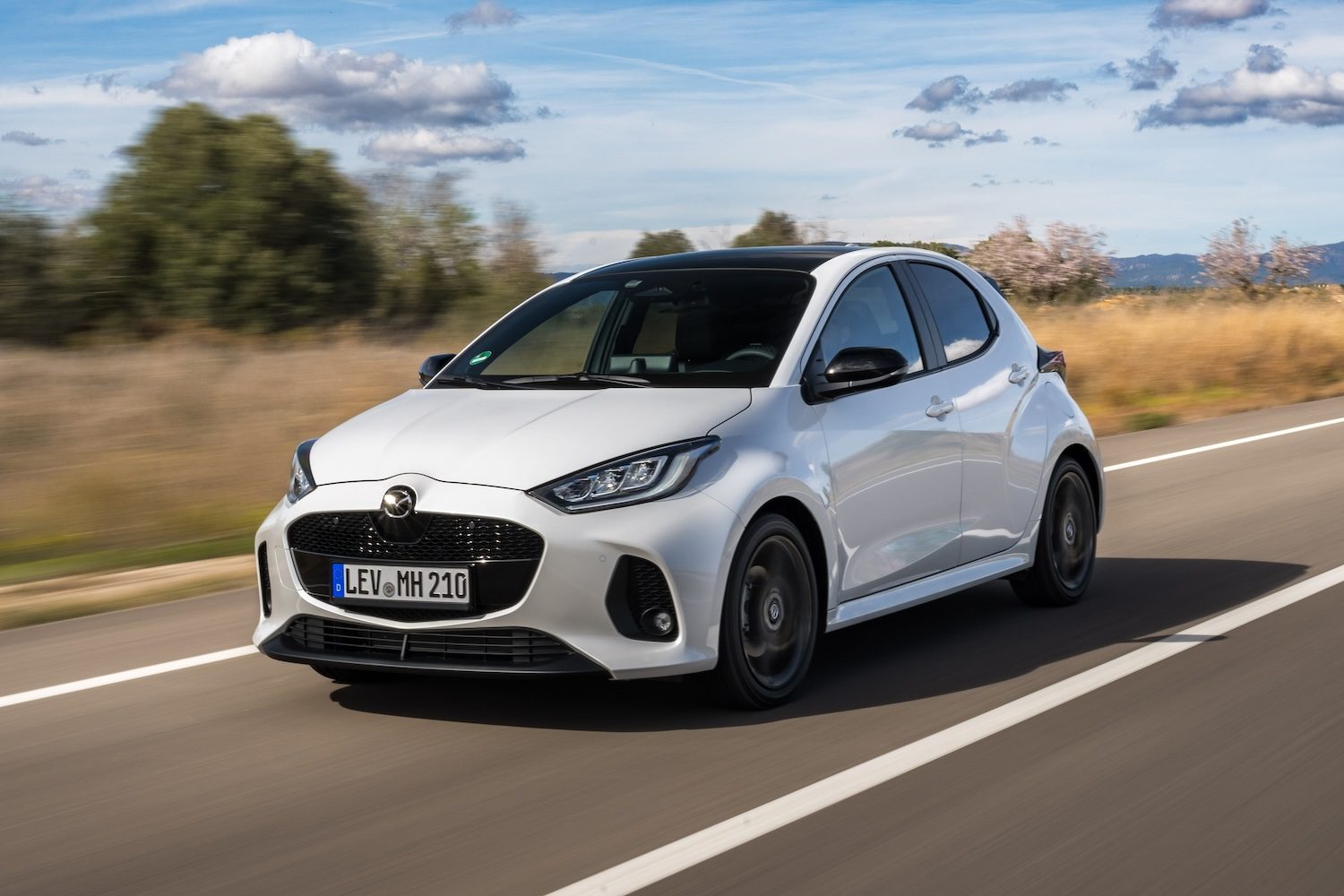 Car Reviews | Mazda 2 Hybrid (2024) | CompleteCar.ie