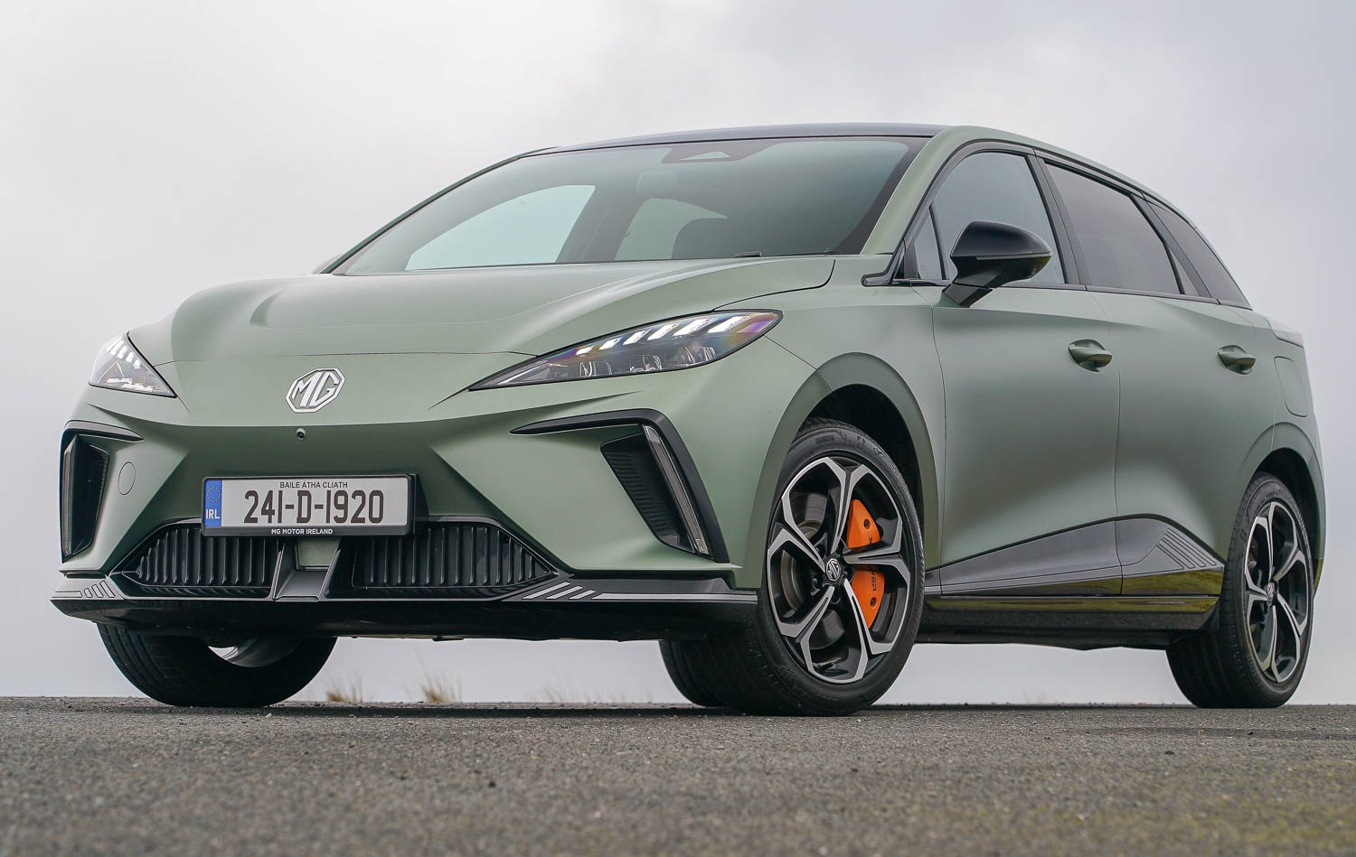 Car Reviews | MG 4 XPower (2024) | CompleteCar.ie