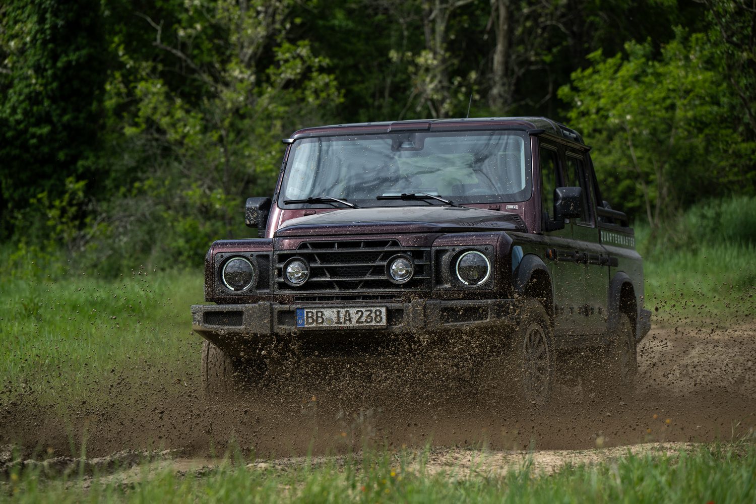 Car Reviews | Ineos Grenadier Quartermaster (2024) | CompleteCar.ie