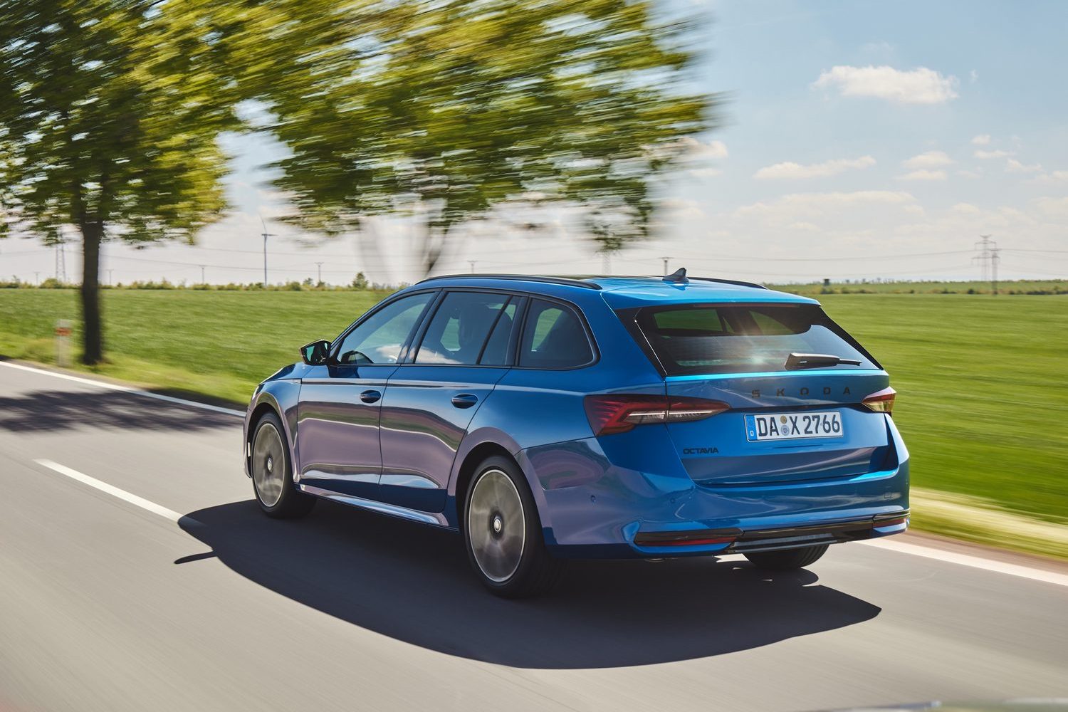 Car Reviews | Skoda Octavia 2.0 TDI 150 Combi (2024) | CompleteCar.ie