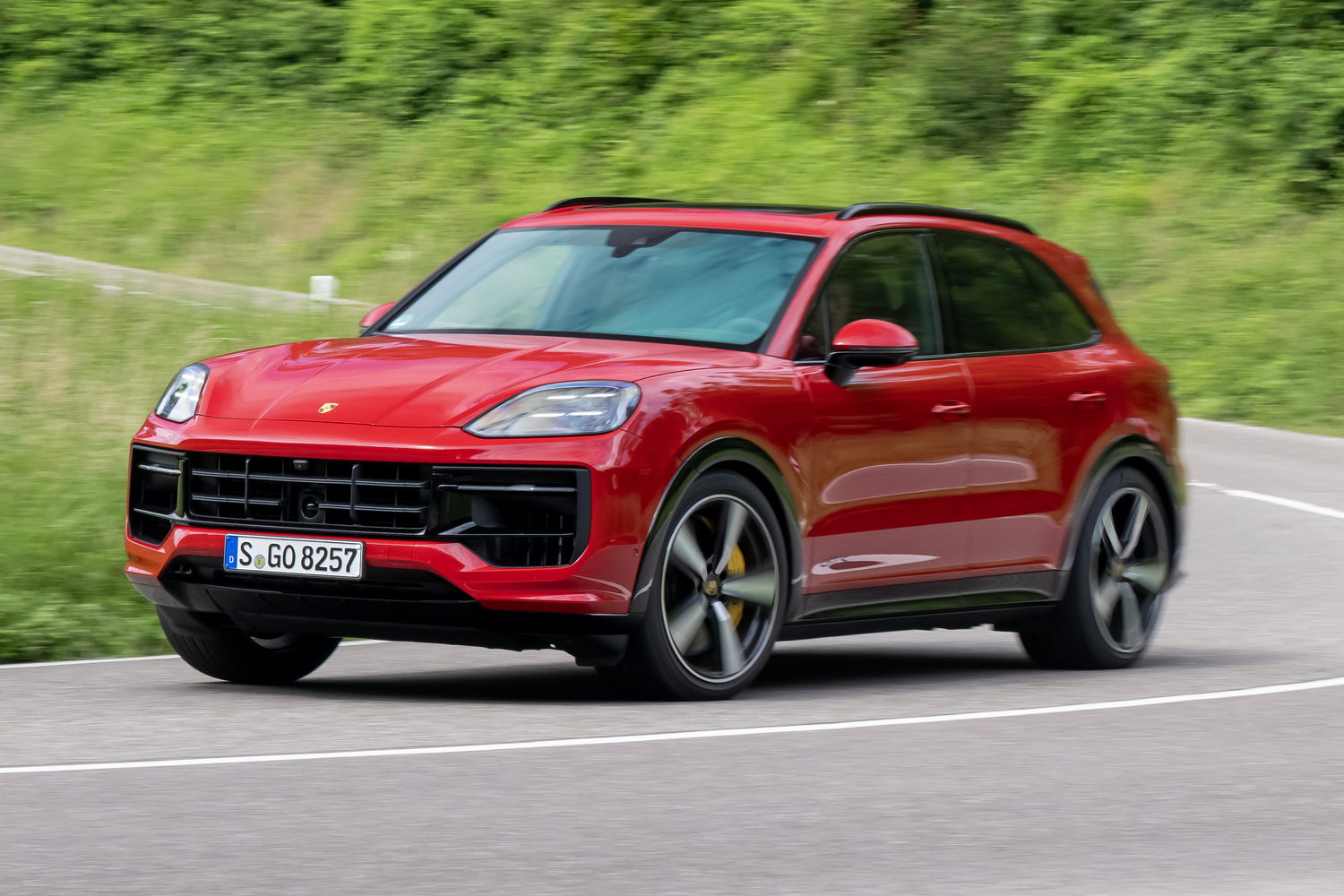 Car Reviews | Porsche Cayenne GTS (2024) | CompleteCar.ie