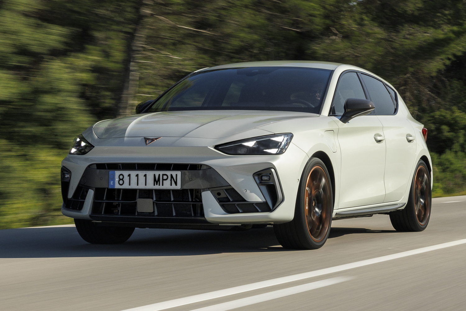 Car Reviews | Cupra Leon eHybrid 272 (2024) | CompleteCar.ie