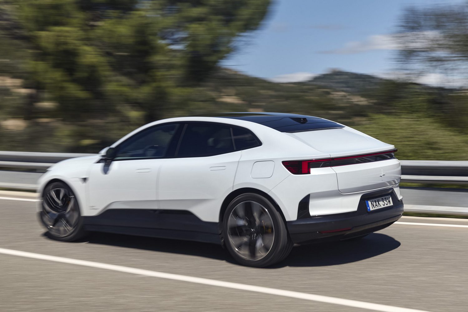 Car Reviews | Polestar 4 Long range Dual motor with Performance pack (2024) | CompleteCar.ie