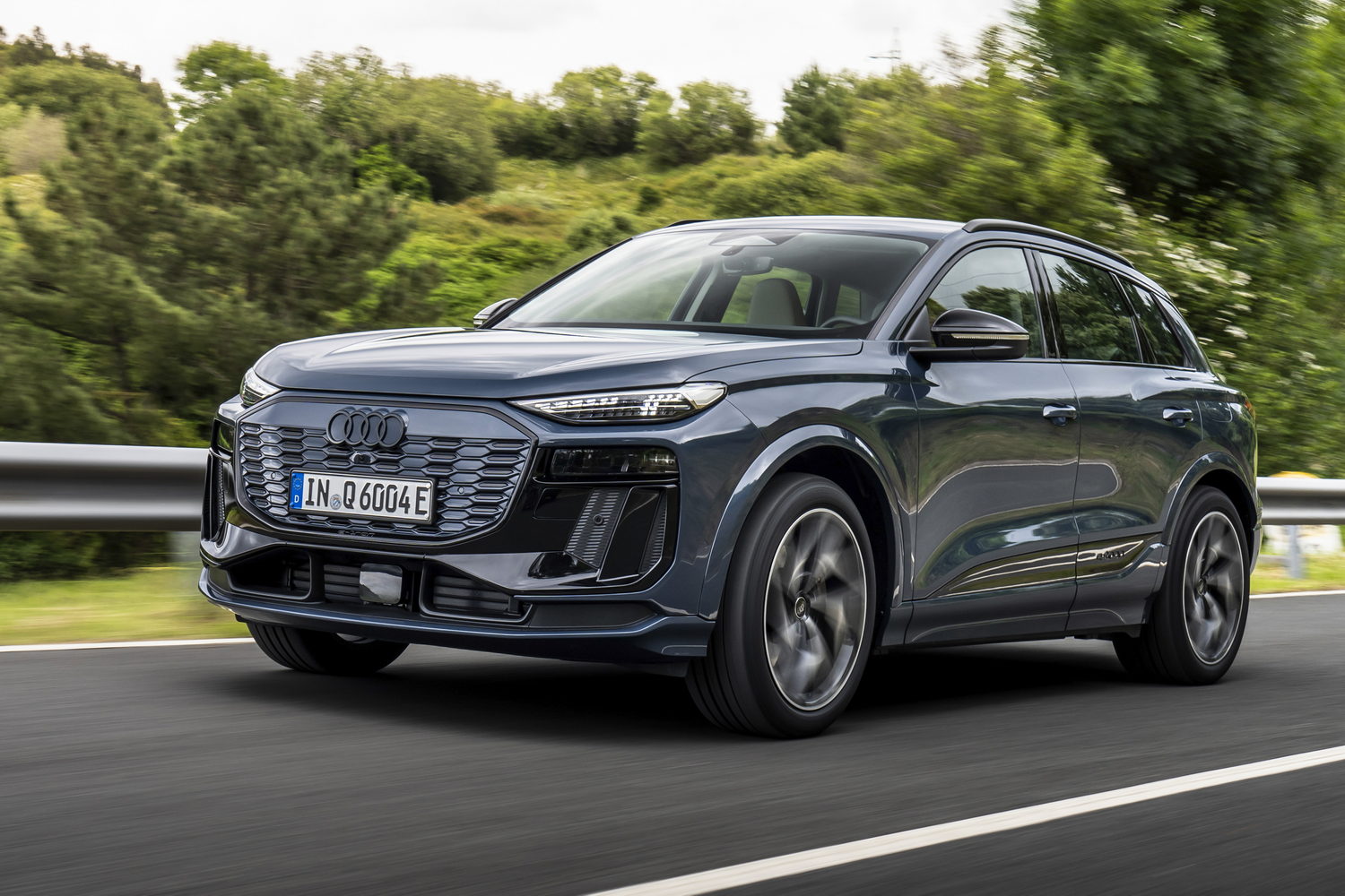 Car Reviews | Audi Q6 e-tron quattro (2024) | CompleteCar.ie