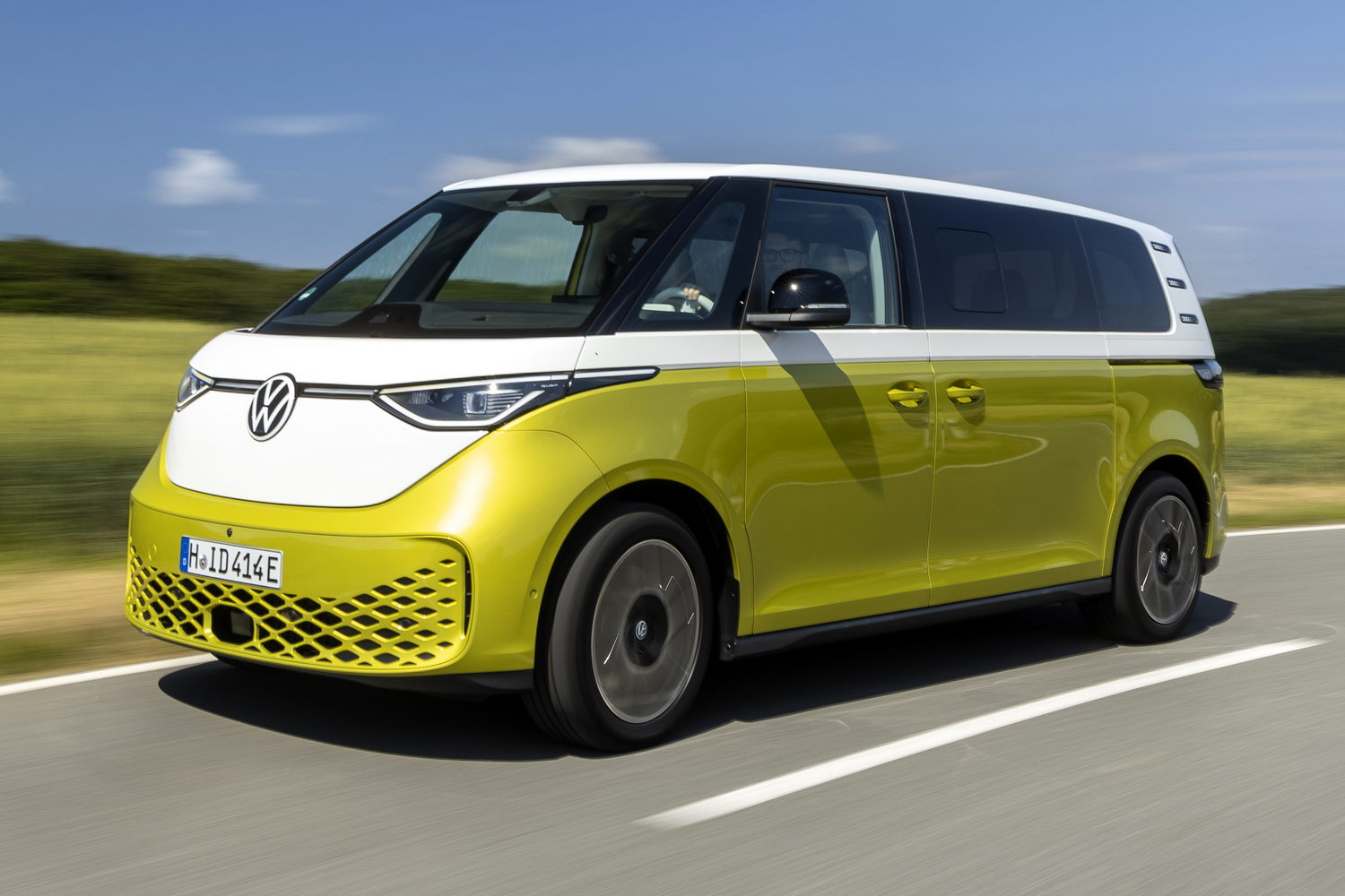 Car Reviews | Volkswagen ID. Buzz Pro LWB (2025) | CompleteCar.ie