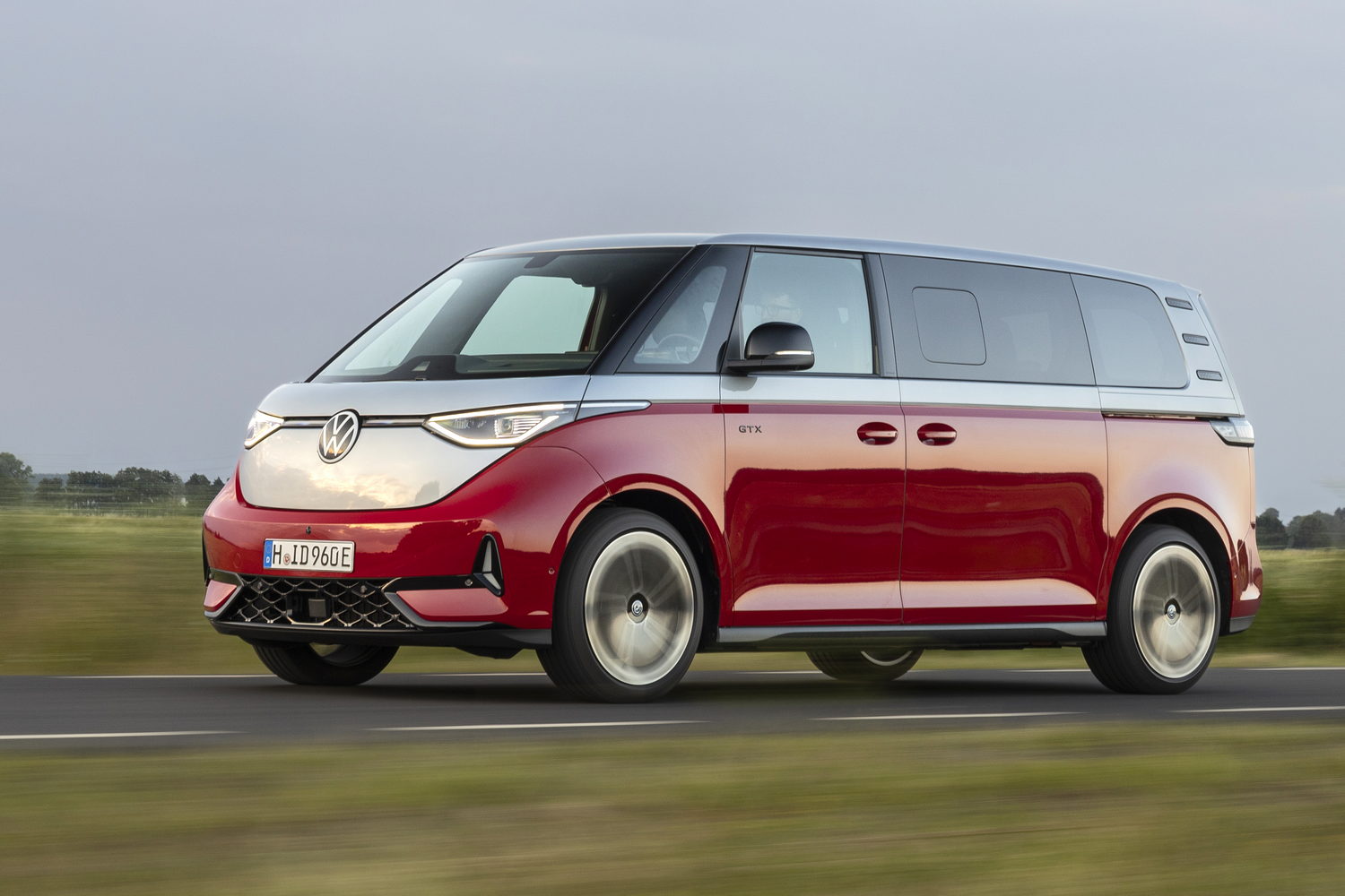 Car Reviews | Volkswagen ID. Buzz GTX LWB (2025) | CompleteCar.ie