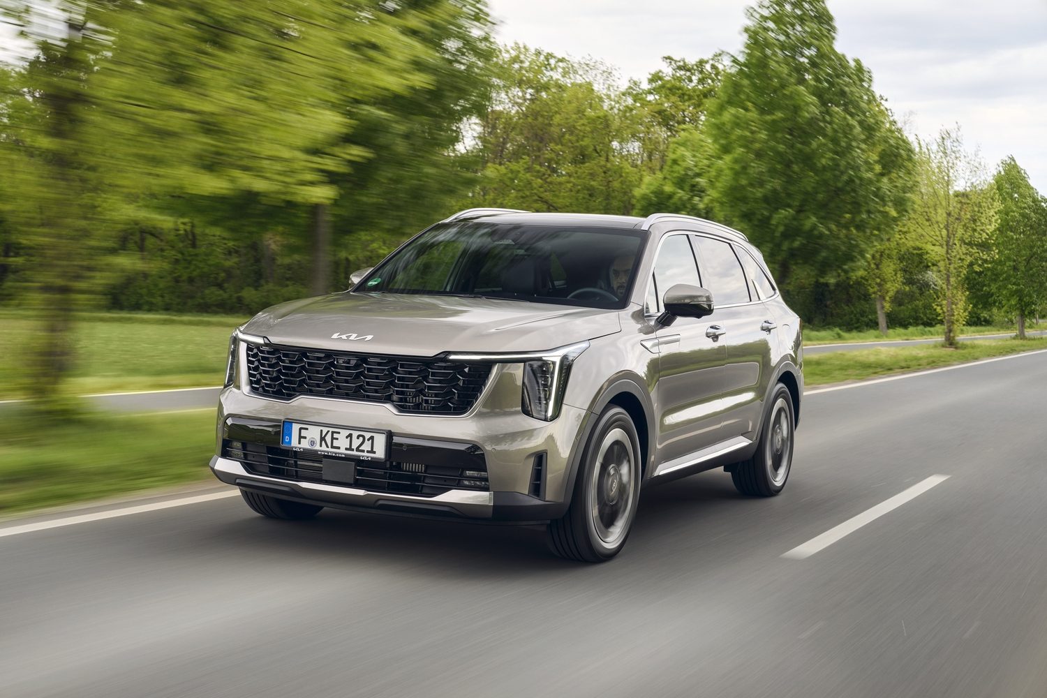 Car Reviews | Kia Sorento 1.6 PHEV AWD (2024) | CompleteCar.ie