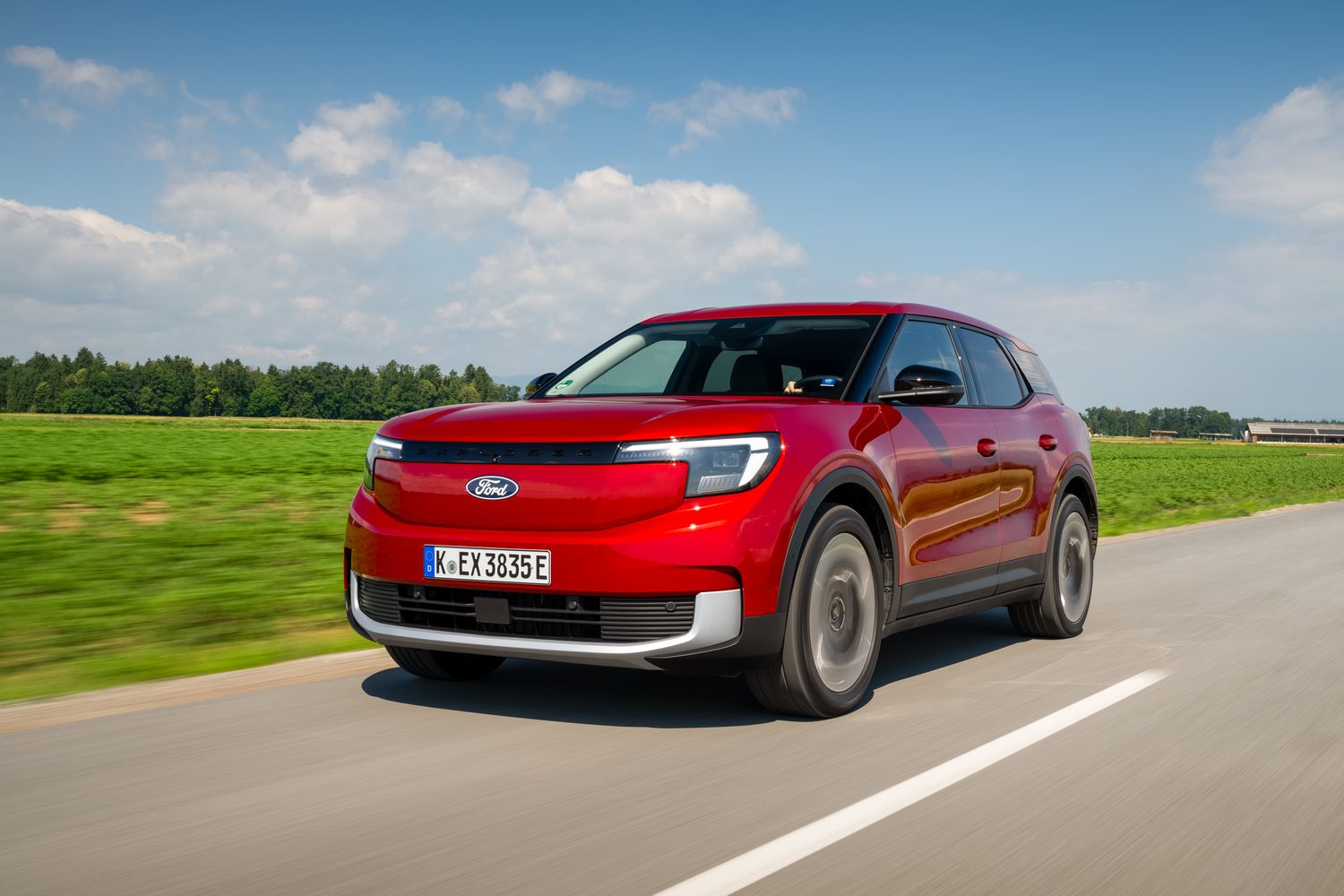 Car Reviews | Ford Explorer RWD (2024) | CompleteCar.ie